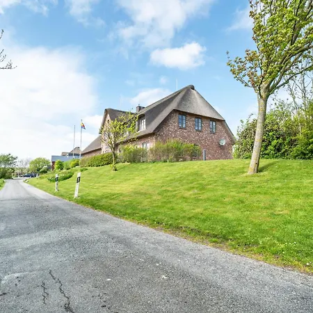 Hooger Faehre Apartament *